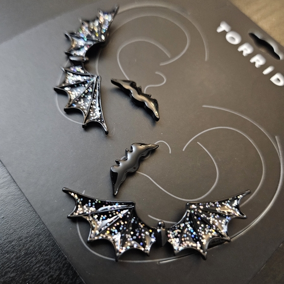 torrid Jewelry - NWT Torrid bat crawler earring set